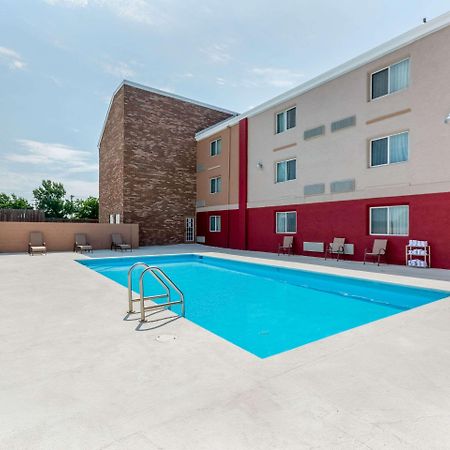 Coratel Plus Suites Wichita West Airport エクステリア 写真