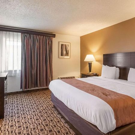 Coratel Plus Suites Wichita West Airport エクステリア 写真