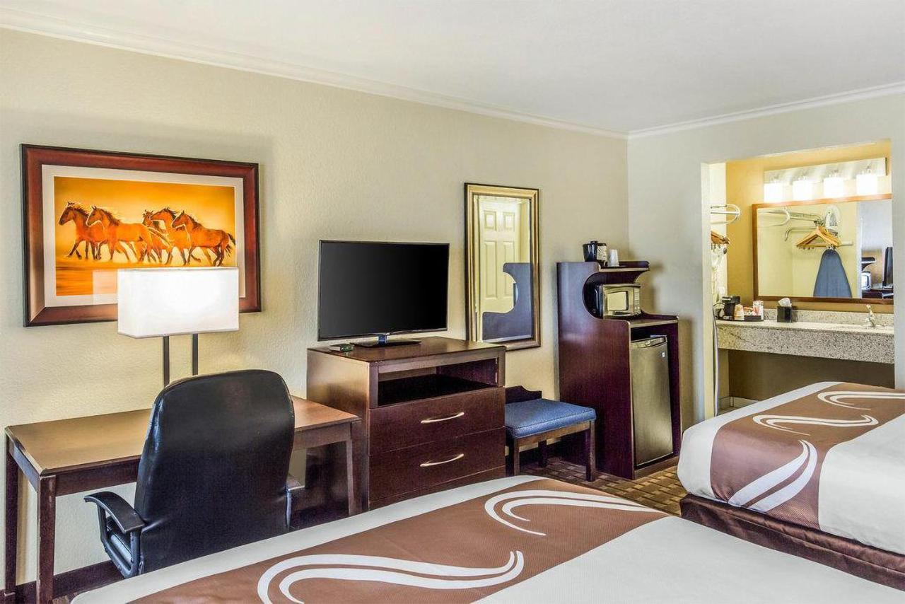 Coratel Plus Suites Wichita West Airport エクステリア 写真