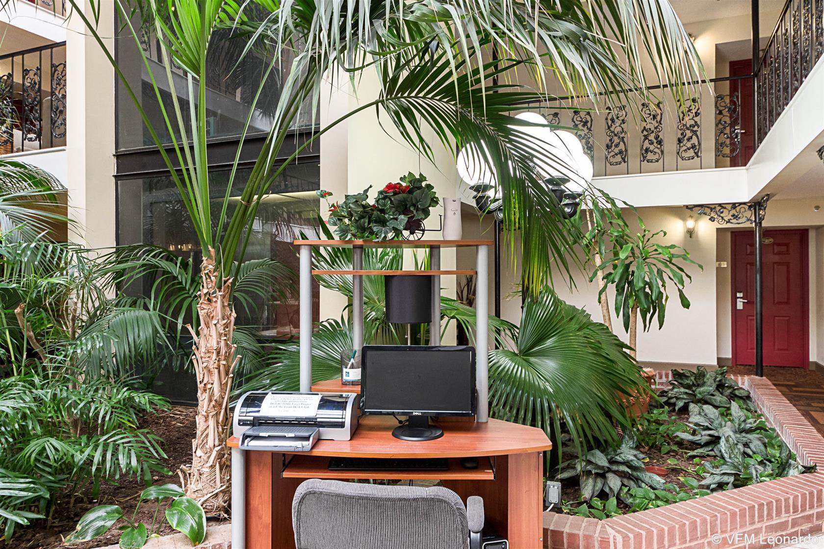 Coratel Plus Suites Wichita West Airport エクステリア 写真
