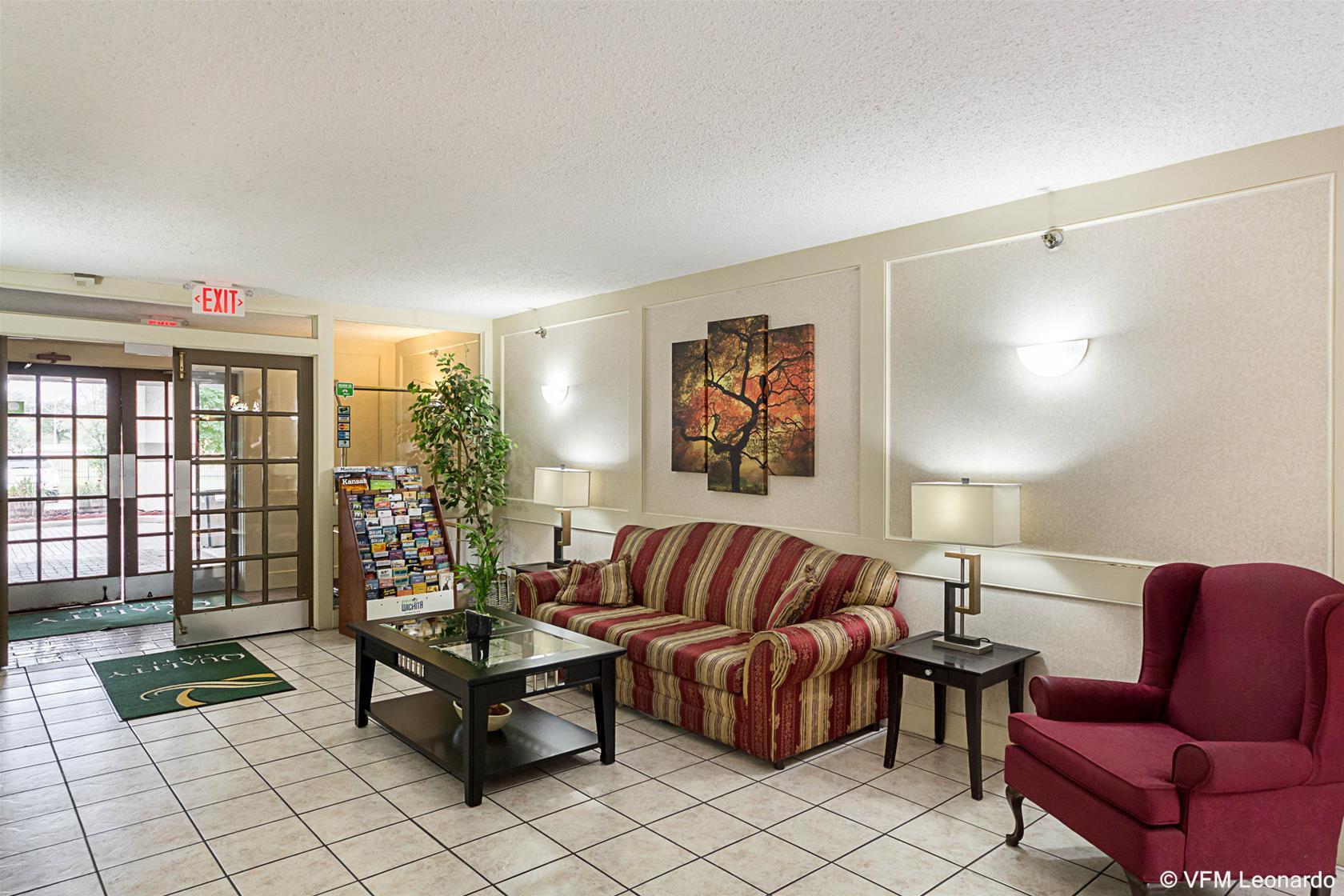 Coratel Plus Suites Wichita West Airport エクステリア 写真