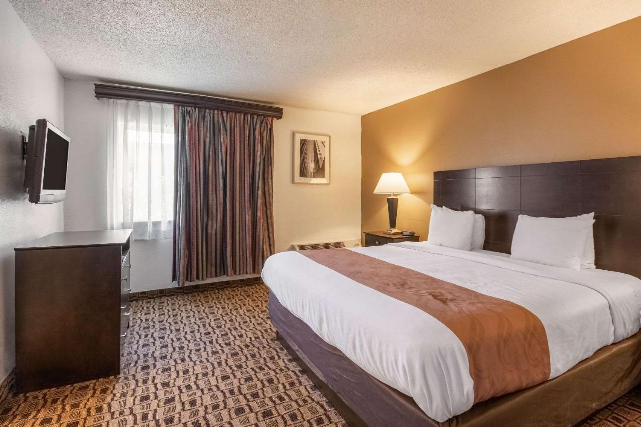 Coratel Plus Suites Wichita West Airport エクステリア 写真