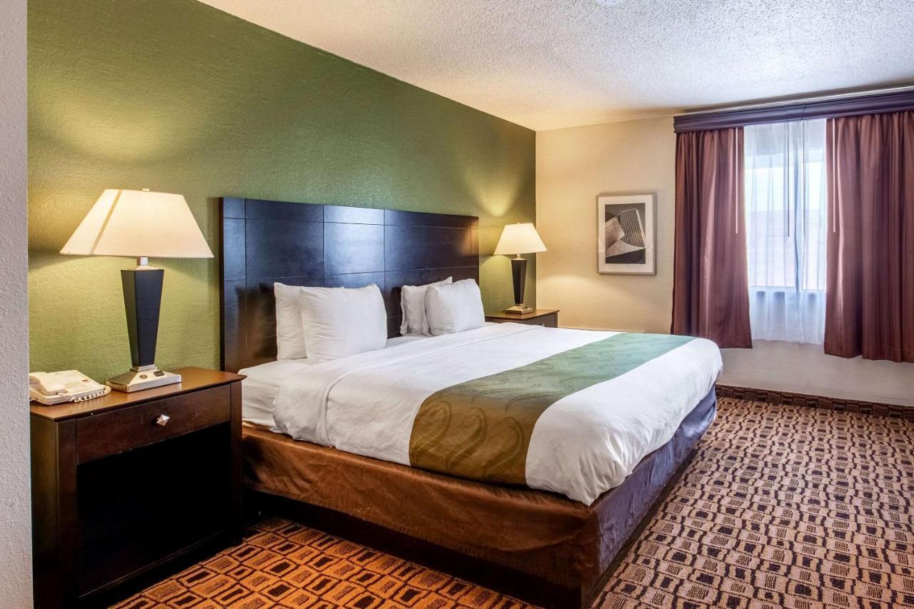 Coratel Plus Suites Wichita West Airport エクステリア 写真